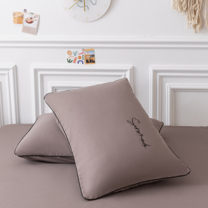 Комплект постельного белья Однотонный Сатин с Вышивкой CH036 Евро Серовато-коричневый
