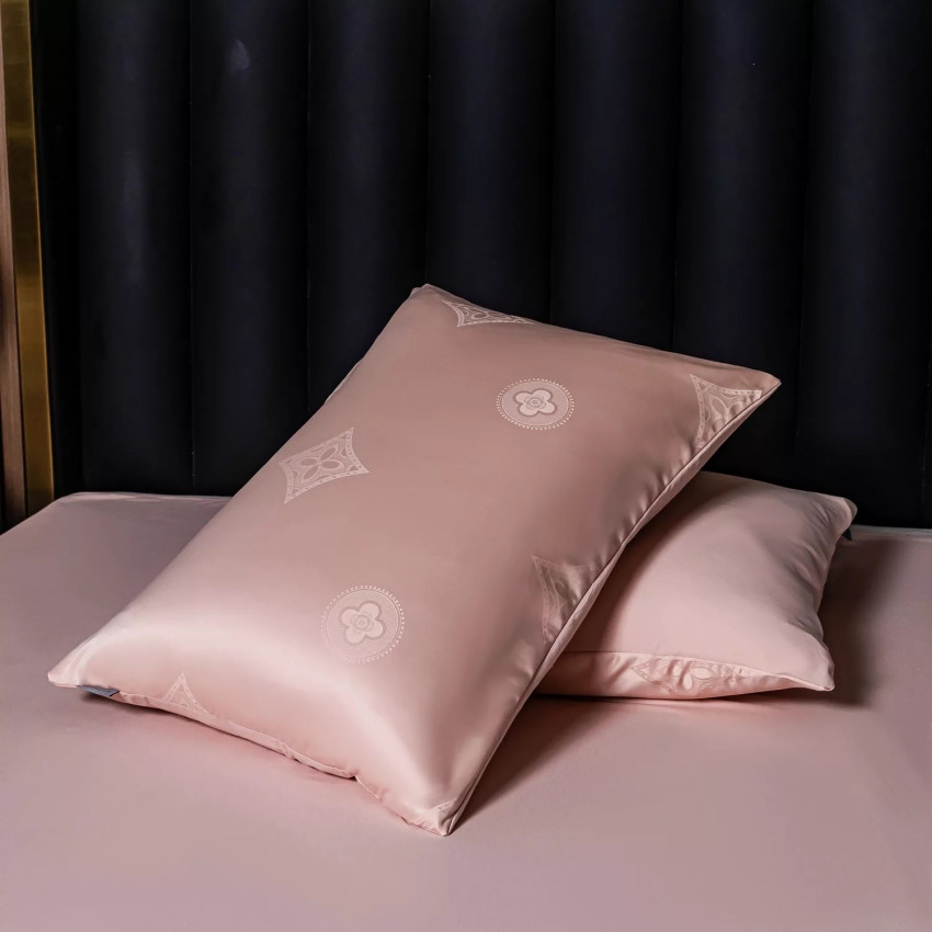 Комплект постельного белья Сатин Жаккард 001 Нежно-розовый Семейный на резинке 160x200x25 наволочки 70x70