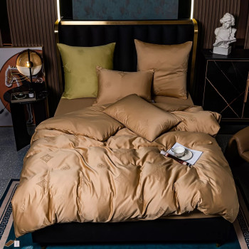 Комплект постельного белья Сатин Жаккард 012 Золотисто-бежевый 2 сп. на резинке 180x200x25 наволочки 70x70