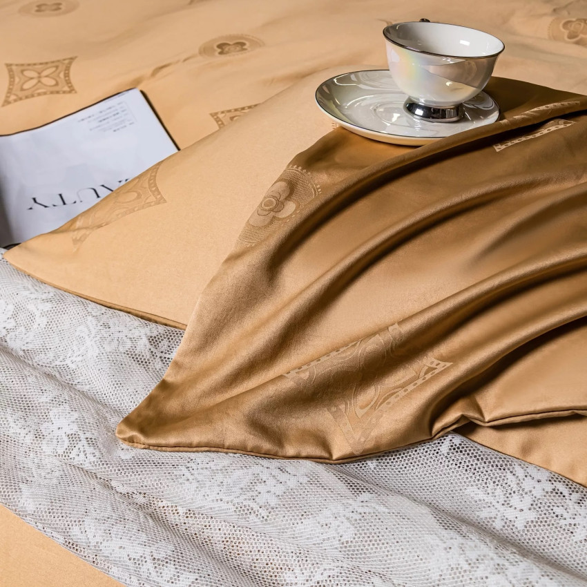 Комплект постельного белья Сатин Жаккард 012 Золотисто-бежевый 2 сп. наволочки 50x70