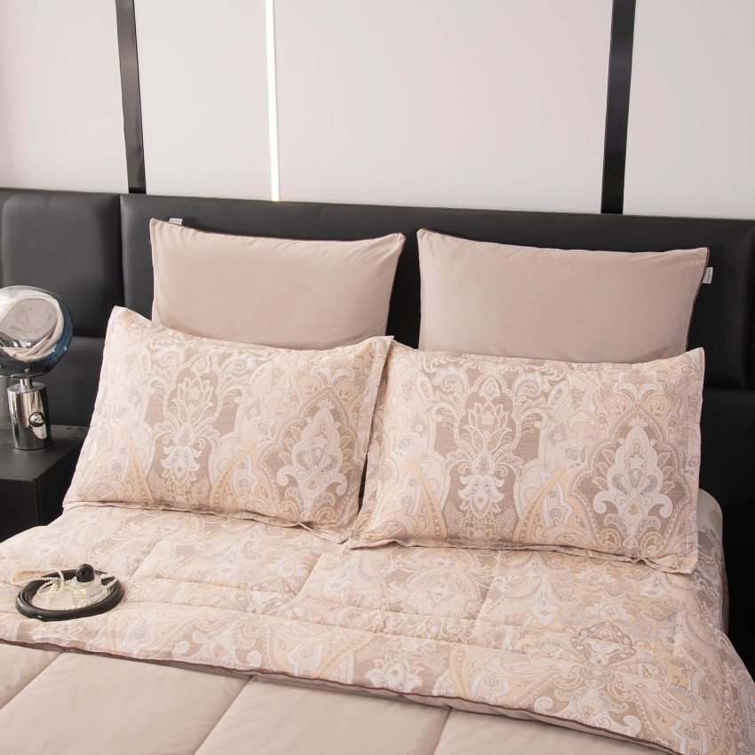 Комплект постельного белья Сатин Velouria Luxe с Одеялом 003 Евро 4 наволочки, простынь на резинке 160x200x25 Комплект постельного белья Сатин Velouria Luxe с Одеялом 003 Евро 4 наволочки, простынь на резинке 160x200x25